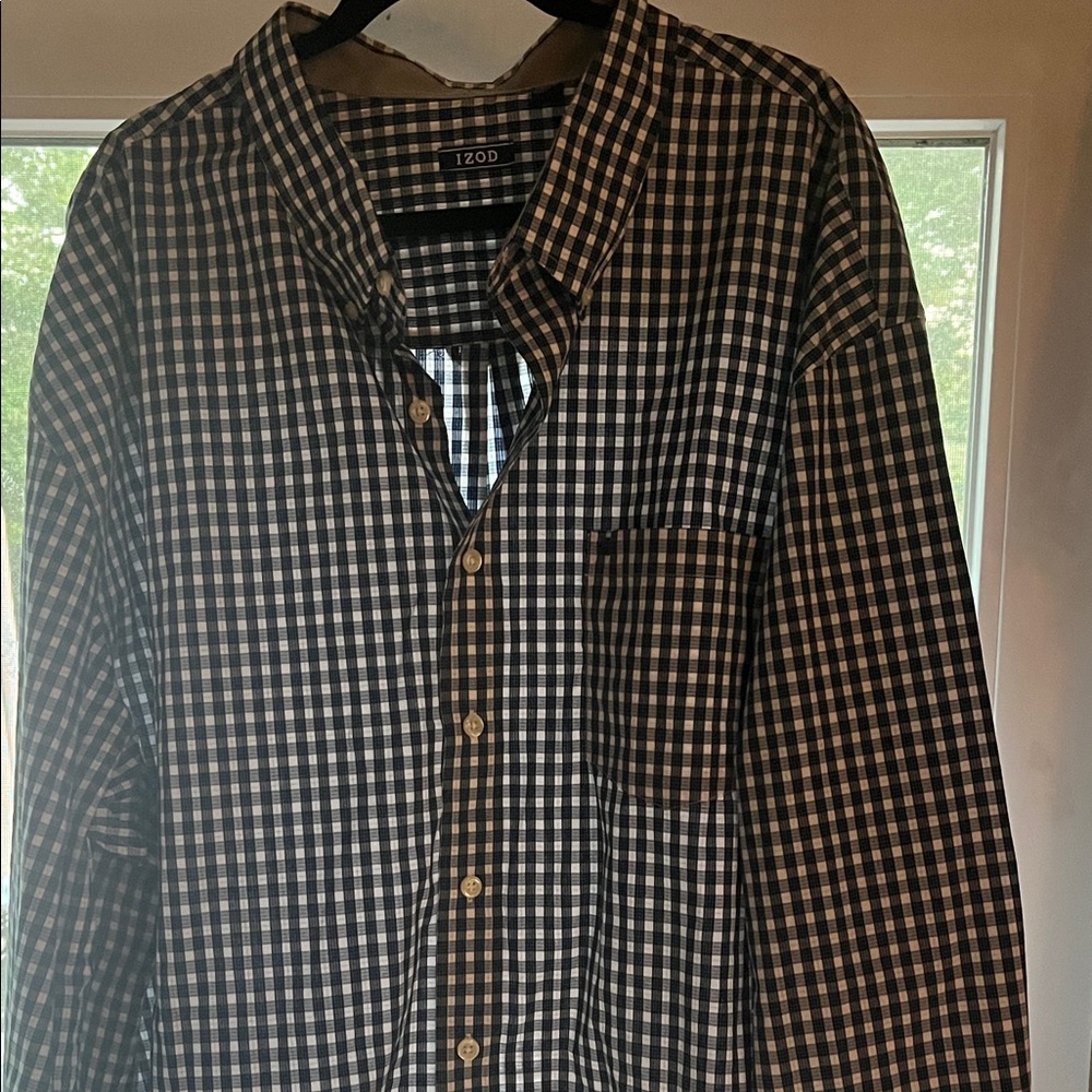 Izod Men's Navy and White Plaid Shirt